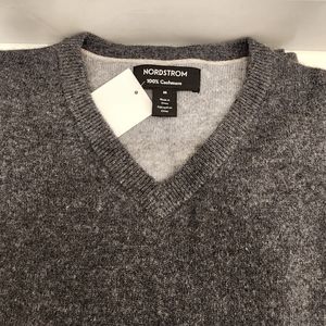 Nordstrom 100% Cashmere Sweater - Gray V-Neck - Size M - Super Soft & Plush!